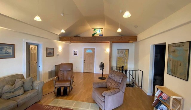 Cozy Beachfront House w/Dock and Kayak