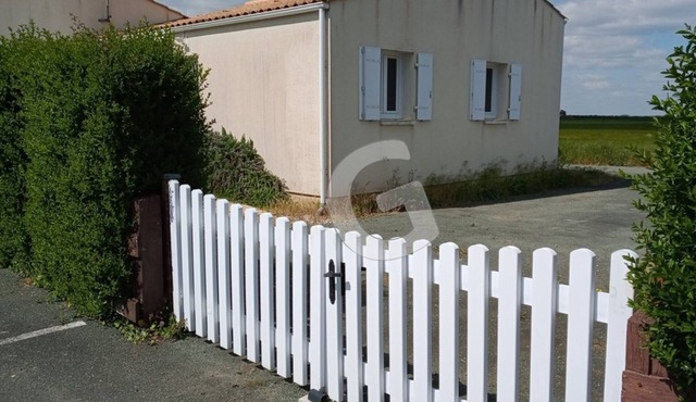 Cozy Beachside Home for 4 Near Rocher Beach, La Tranche-sur-Mer