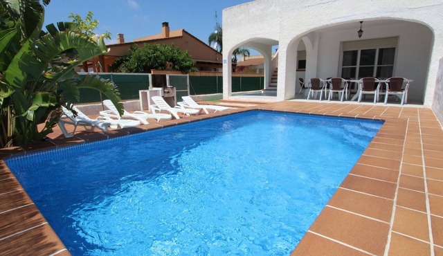 Cozy Beachside Home: Private Pool, Pet-Friendly, WiFi, A/C Option, Near Dog Beach