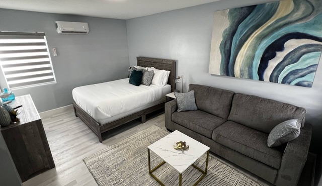 Cozy Beachside Modern Boutique Hotel Suite with Kitchen - by Oceano Suites