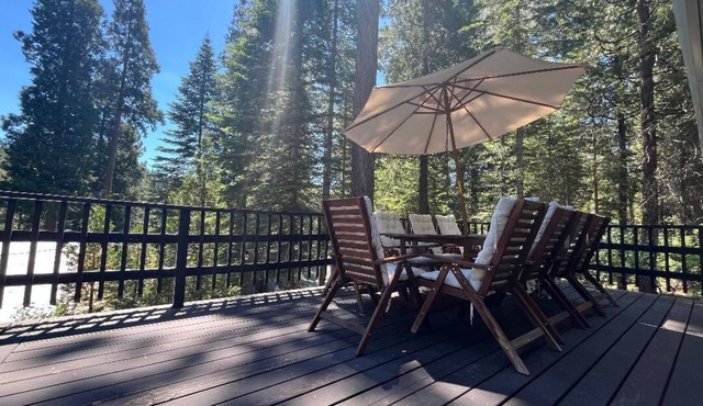 Cozy Bear cabin in Long Barn