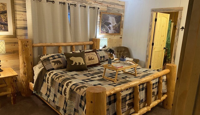 Cozy Bear Hollow " Cozy, rustic charming, a great value"