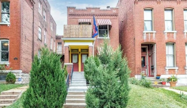 Cozy & Beautiful 1-bedroom apartment in pleasant Benton Park- Centrally located