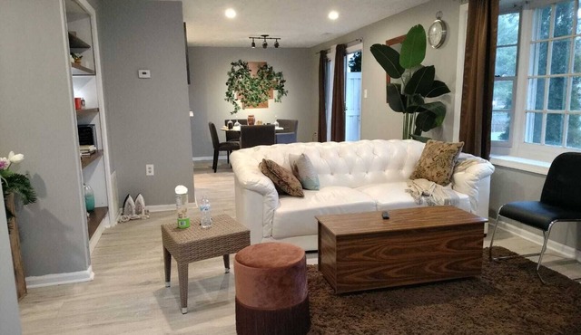 Cozy Beautiful Luxury Townhouse