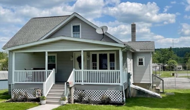 Cozy Bedford Park Retreat