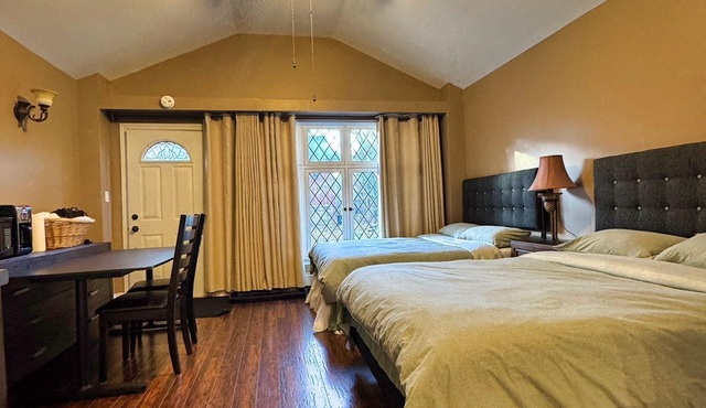 cozy BEDROOM close to the Fallsn