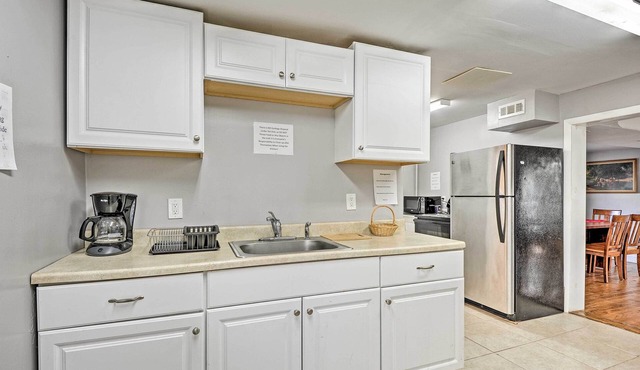 Cozy Bel Air Home - Walk to Main Street Shops