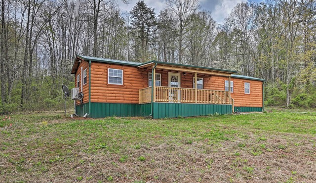 Cozy Bidwell Cabin w/Deck: Trail & Creek Access!