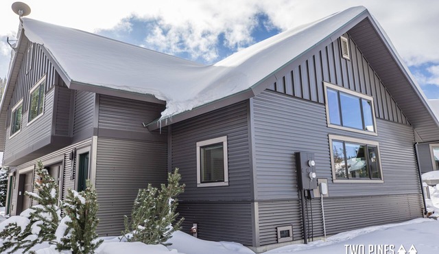 Cozy Big Horn Home Walking Distance to Big Sky Resort | Ski-In/Out | Fireplace