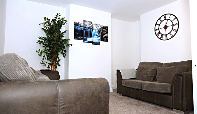 Cozy Birmingham house JLR NEC Airport ResortsWorld