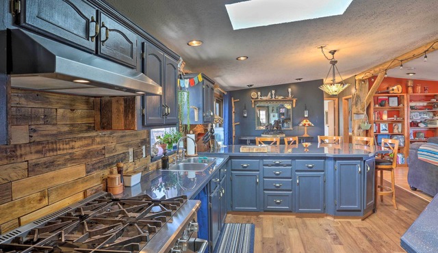 Cozy Black Hills Home on 13 Acres w/Deck & Views!