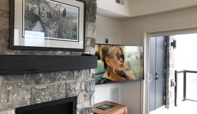 Cozy Blue Mountain Condo -Ski, Swim, Hike, Enjoy