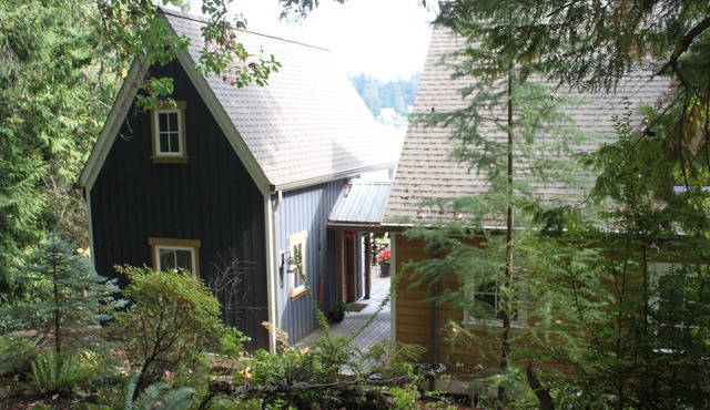Cozy Boat House By The Bay