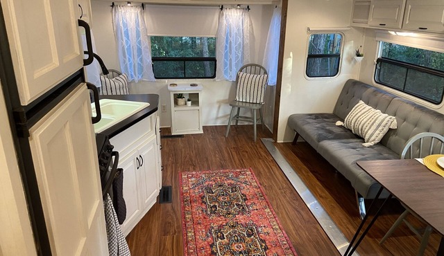 Cozy Boho Camping in 1Bedroom RV-5 min from Renfest!