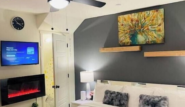 Cozy-boho private guest suit