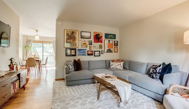 Cozy Boulder Oasis ~ Dog Friendly ~ Close to Park. Great townhouse in Boulder!