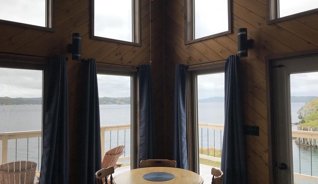 Cozy Boutique Chalet on the Ocean's Edge!