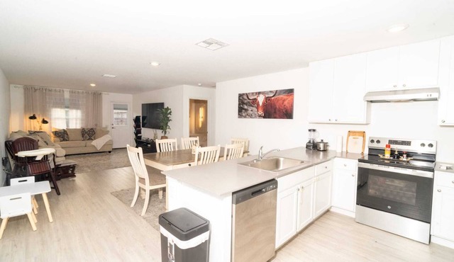 Cozy BR 2BA Home w/AC - Perfect for Families - San Antonio