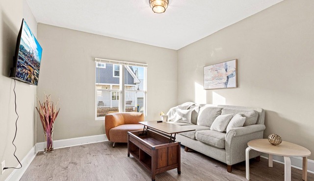 Cozy Brand New 3BR/1BA Remodel - Close To It All!