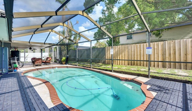 Cozy Brandon Vacation Rental w/Shared Pool!