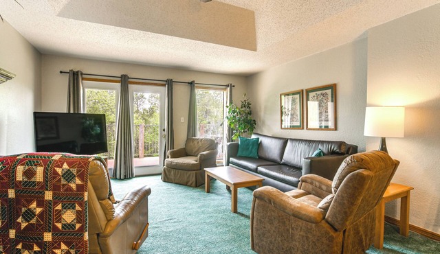 Cozy Branson Townhome 1 Mi to Silver Dollar City!