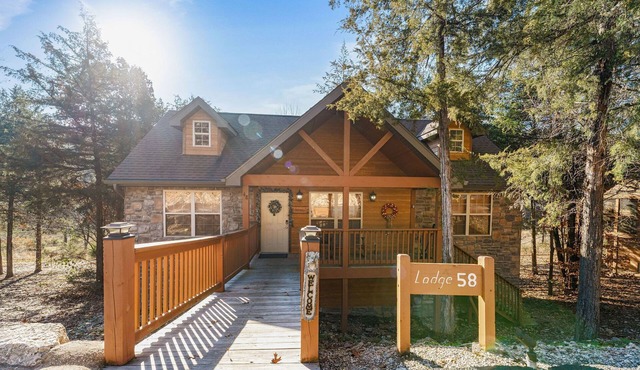 Cozy Branson West Cabin!