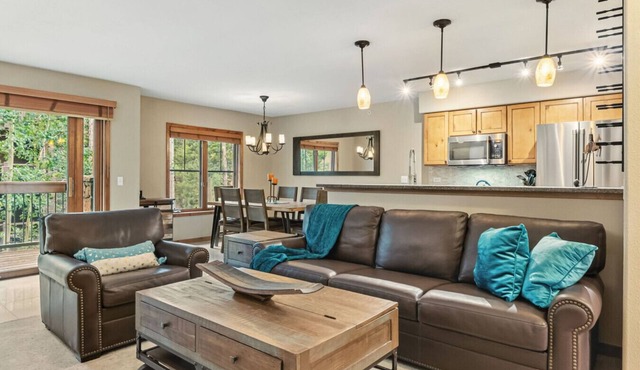 Cozy Breck Townhome – Walk to Lifts & Shuttle