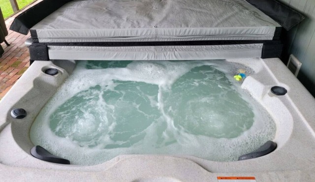 Cozy Bremen Cabin with Hot Tub & Outdoor Bliss