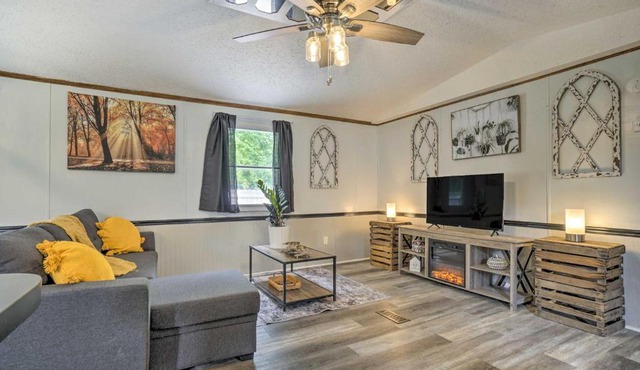 Cozy Bremen Family Home with Hot Tub and Acreage!