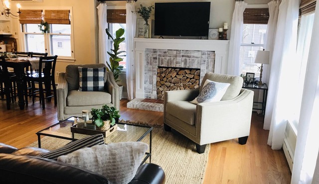Cozy Brick Cottage- Saugerties Village, Hunter Mtn Skiing, HITS, Woodstock