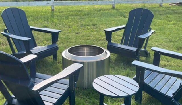Cozy, bright 2BD w/yard, close to DT-bikes avail!