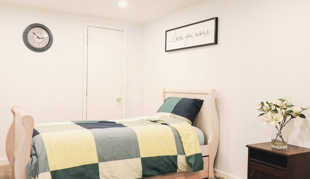 Cozy & Bright Guest Unit