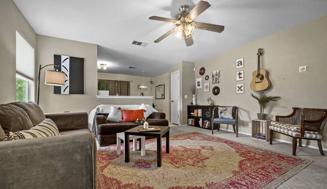 Cozy ♥ Budget/Dog Friendly◈ Manor ◈ Yard w/Firepit