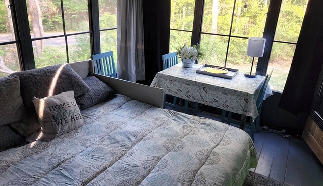 Cozy Bungalow 10 min to Lake Fork