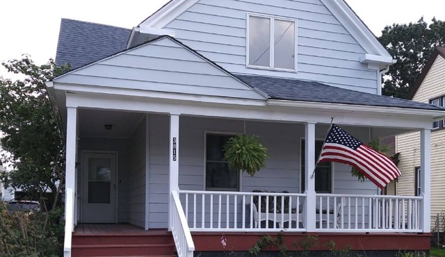 Cozy Bungalow-5 min to Downtown/MetroHealth