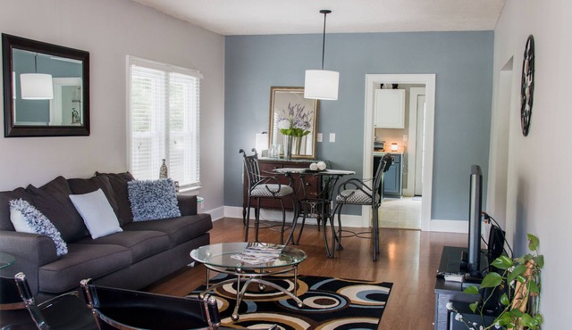 Cozy Bungalow in a nice friendly neighborhood