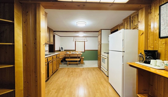 Cozy bungalow in downtown Zelie remote-work ready