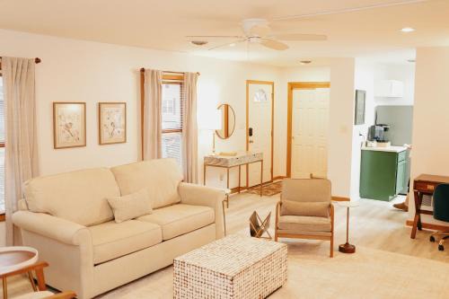 Cozy bungalow in the heart of historic Marysville