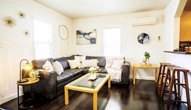 Cozy bungalow in the heart of Central Tacoma
