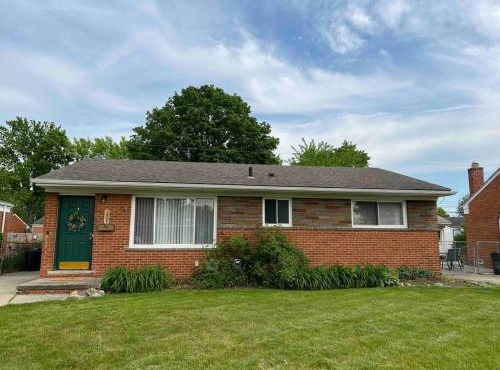 Cozy Bungalow in Madison Heights