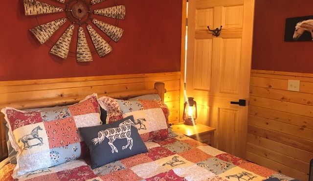 Cozy bungalow located 20 minutes from Lake Roosevelt in Wilbur, WA