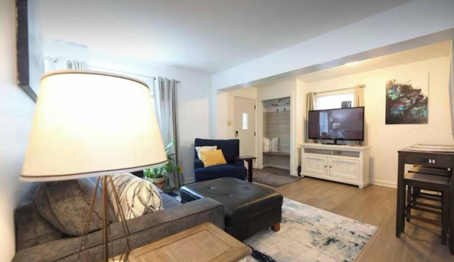 Cozy Bungalow Retreat