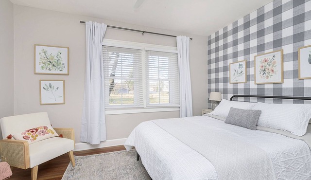 Cozy Bungalow - walk to Broadripple Ave. and Monon