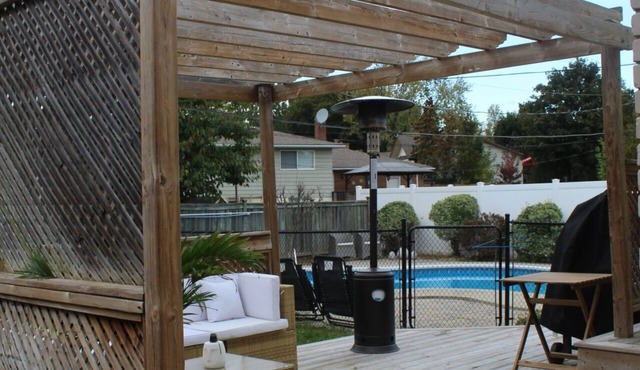 Cozy Bungalow with a Pool