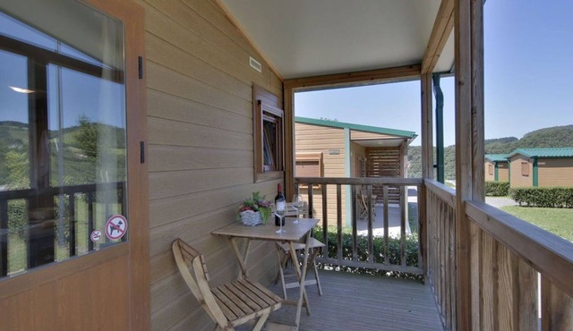 Cozy bungalow with terrace in Zumaia for 3 guests