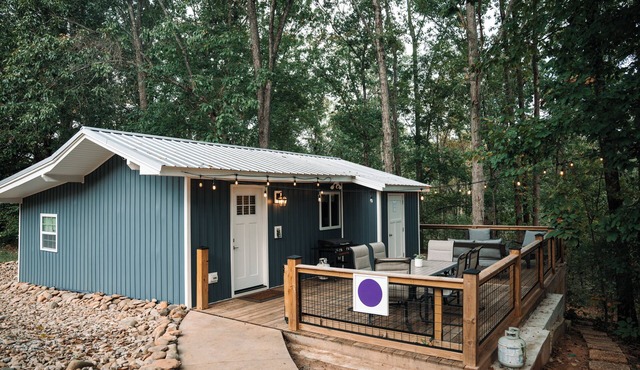 Cozy Bunk House Cottage near Clemson - full kitchen, large deck, grill, and more