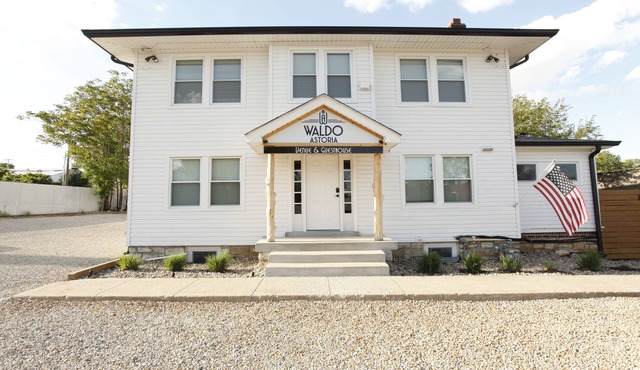 Cozy, but Large House on Quiet Commercial Street