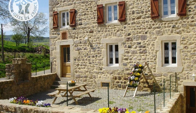 Cozy cottage in natural park with pets allowed and modern comfort