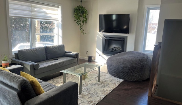 Cozy Retreat: 2BR Haven with Warm Touches