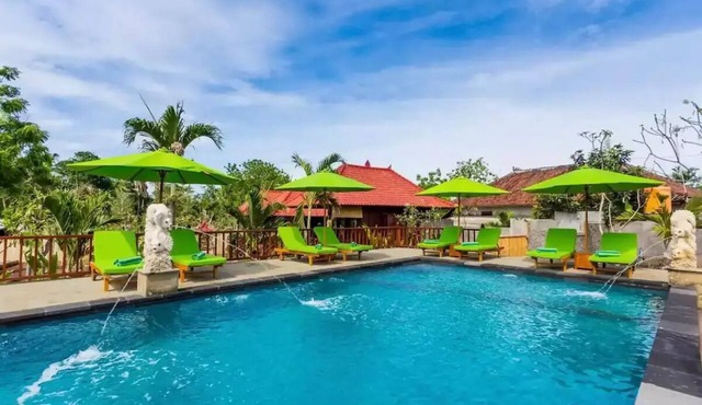 Cozy Cabana Stay in Nusa Lembongan – Pool – Central Location